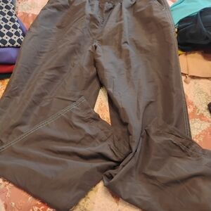 Women's Gray Scrub Pants With Green Stitching